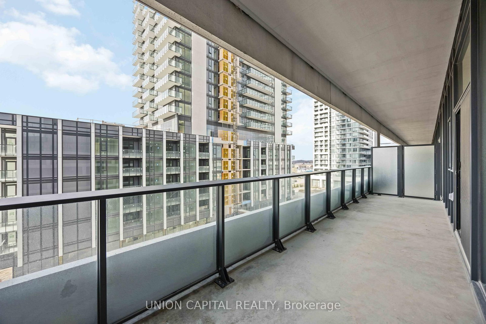 8960 Jane Street, Unit 519 - Photo 13