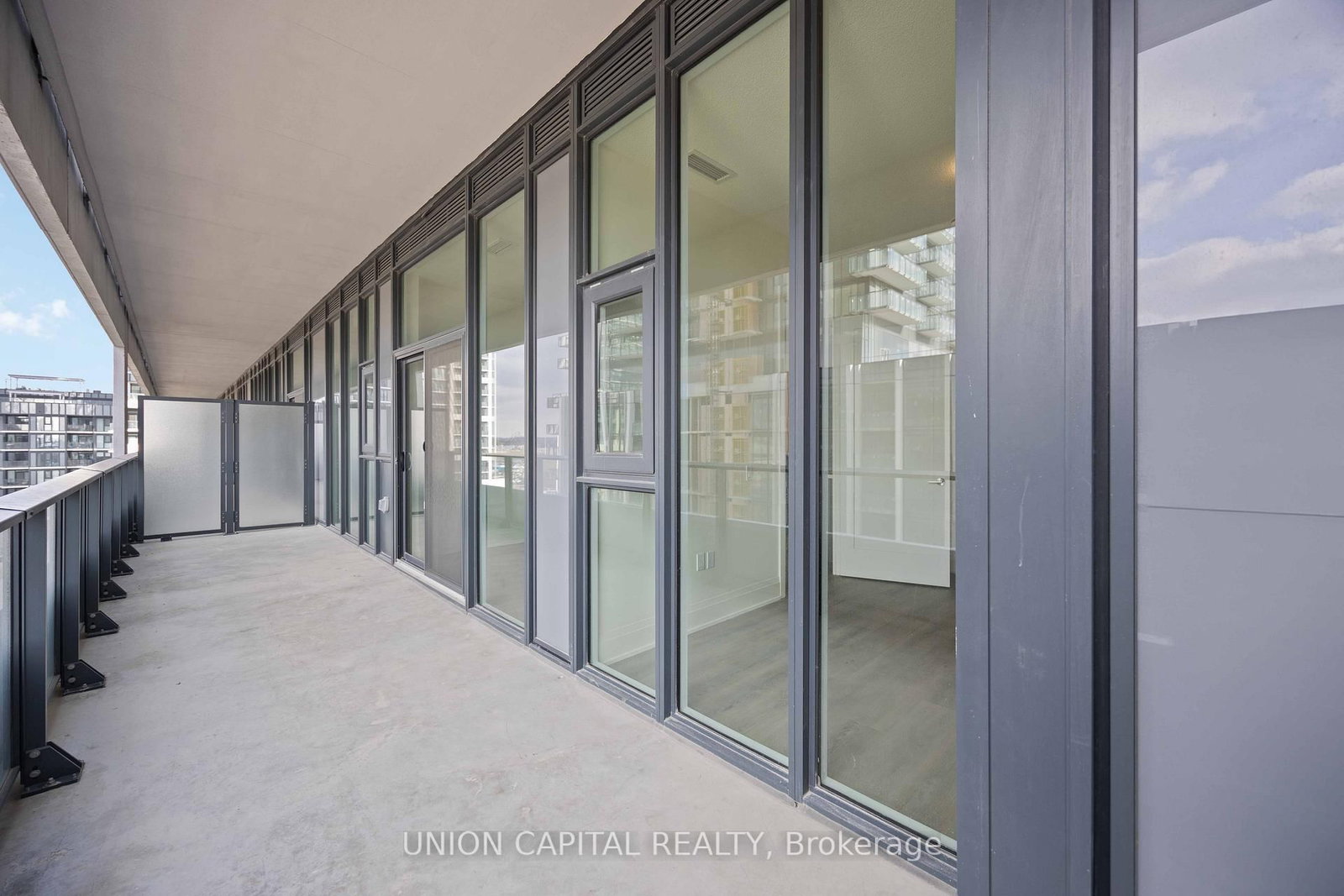 8960 Jane Street, Unit 519 - Photo 15