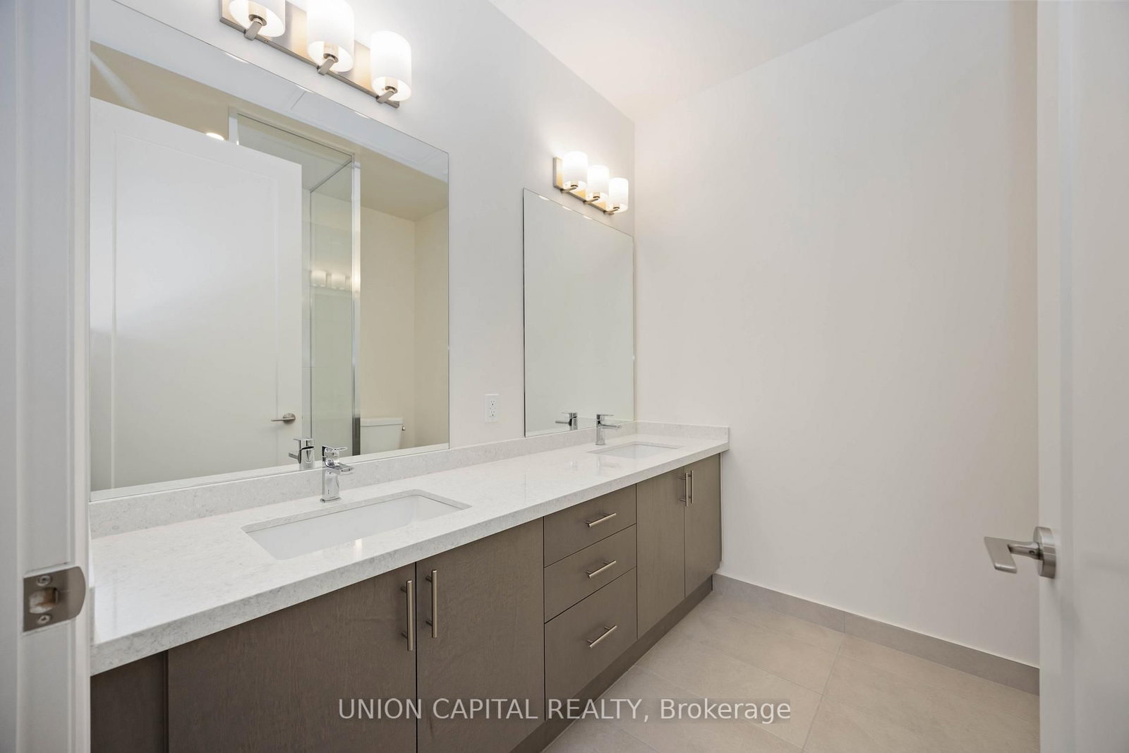 8960 Jane Street, Unit 519 - Photo 19