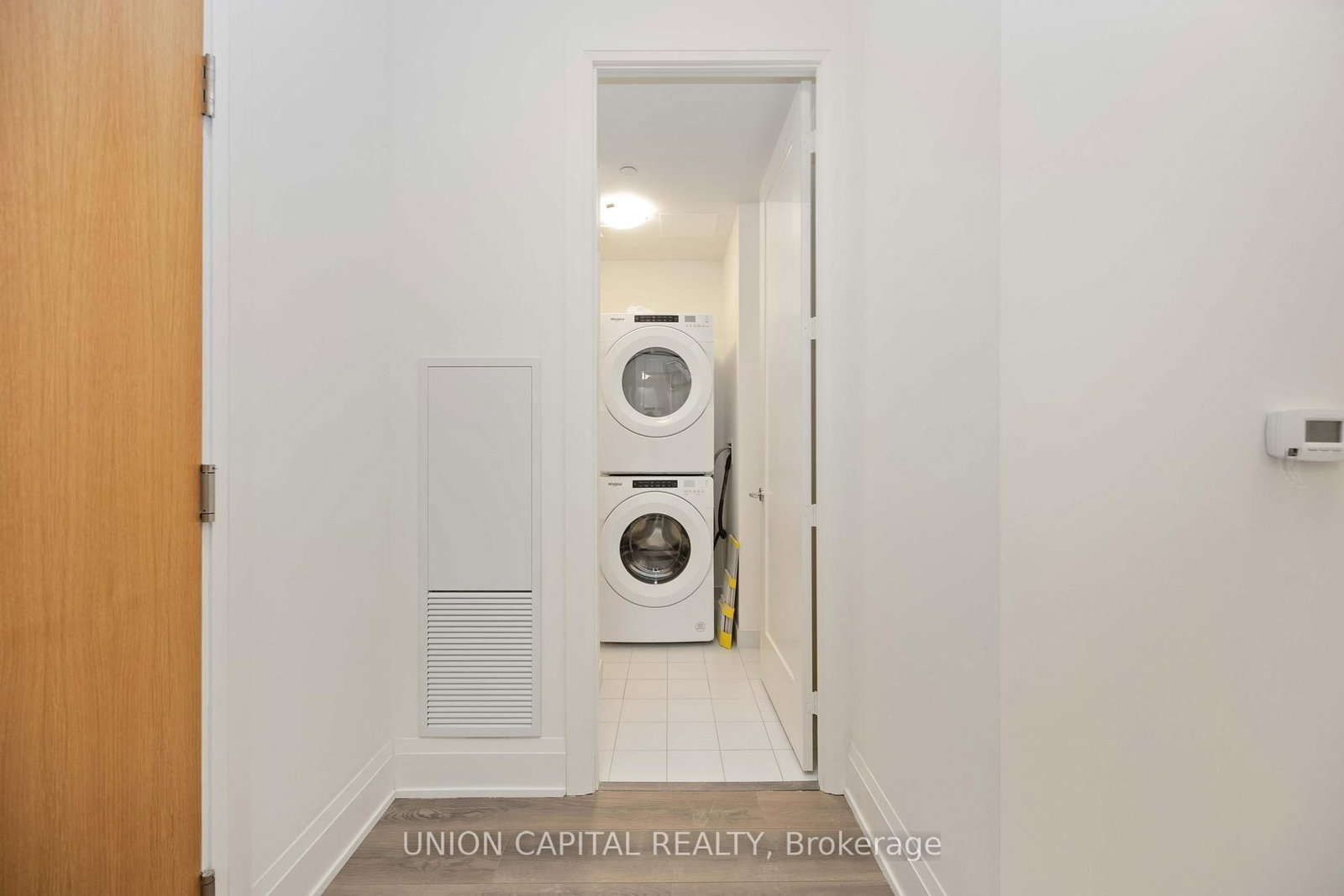 8960 Jane Street, Unit 519 - Photo 22