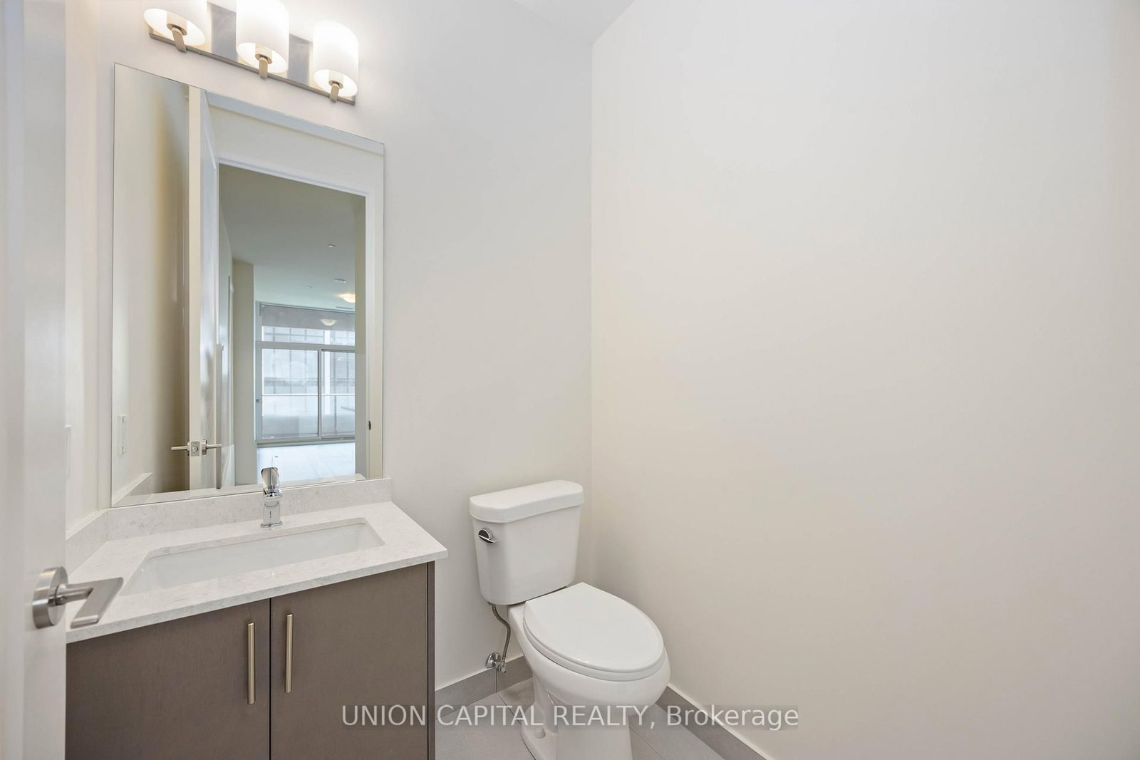 8960 Jane Street, Unit 519 - Photo 5