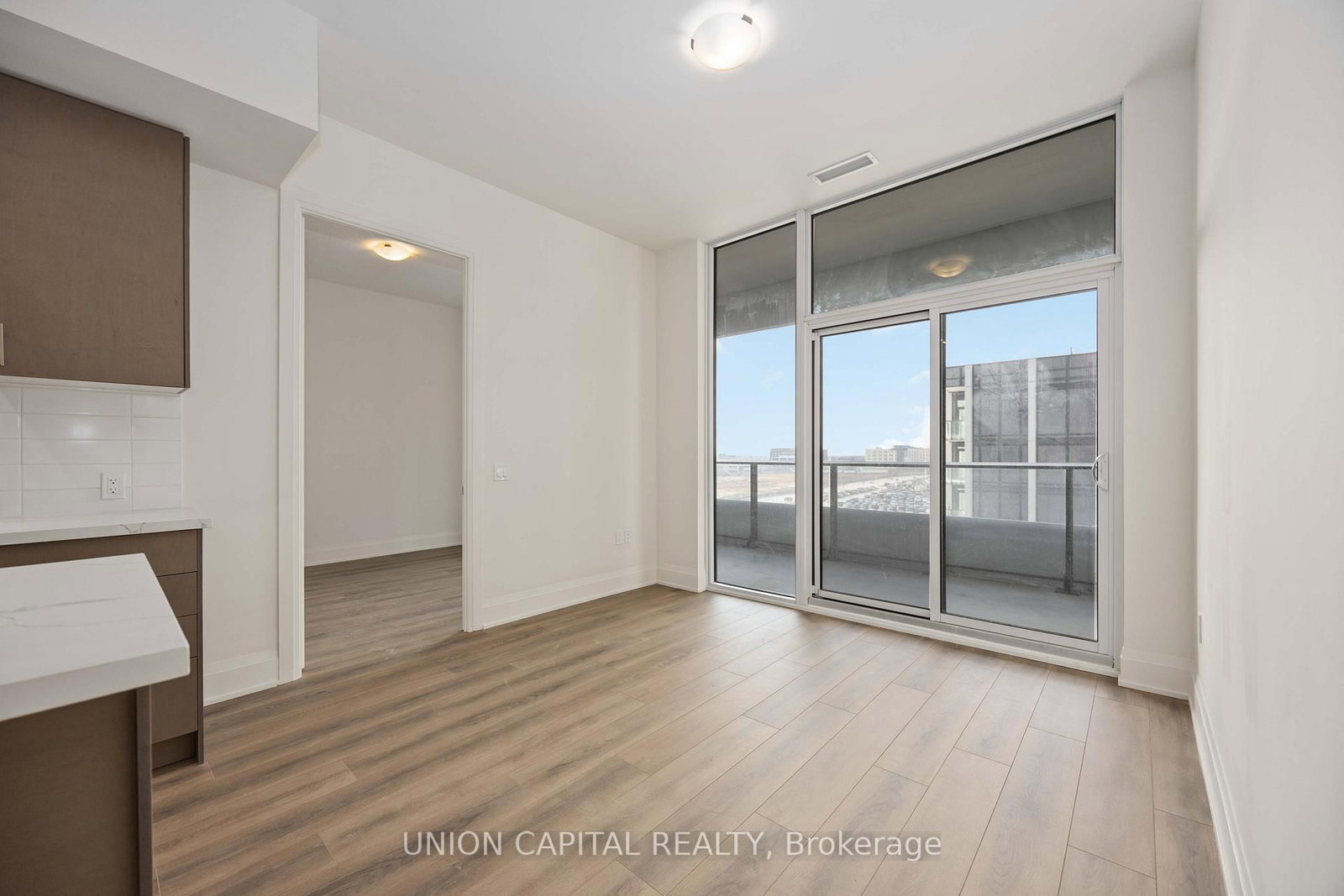 8960 Jane Street, Unit 519 - Photo 8