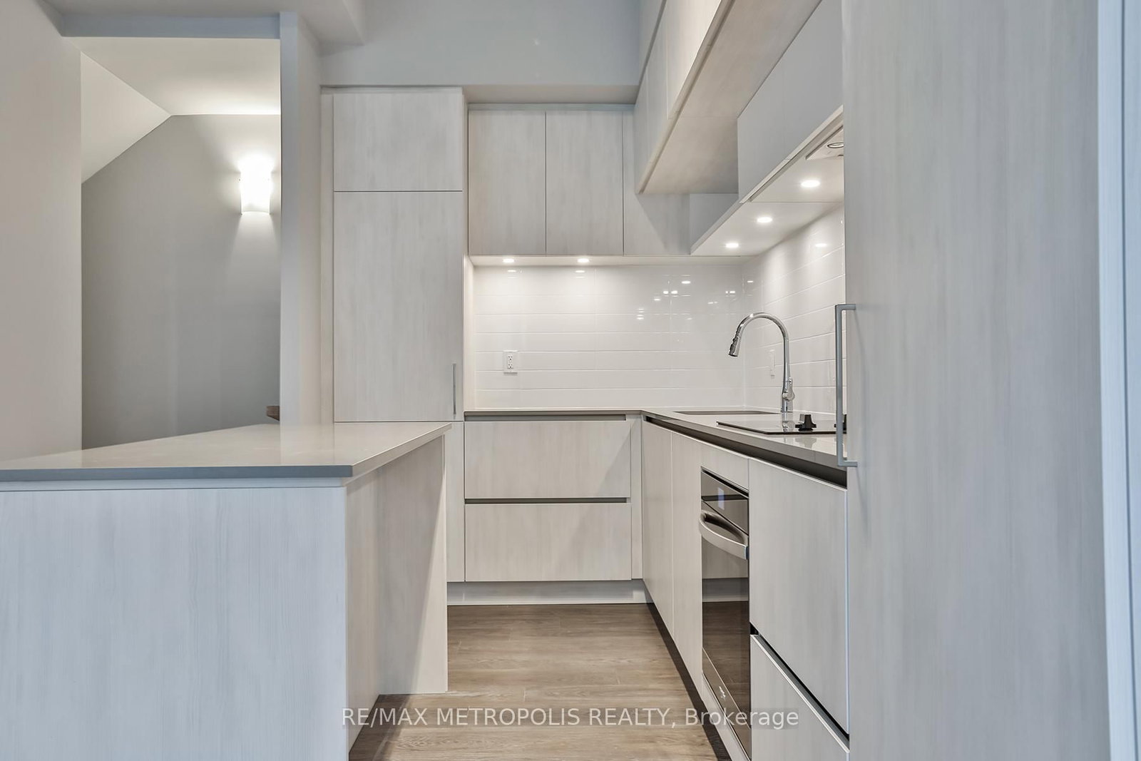 2 Steckley House Lane, Unit 906 - Photo 7