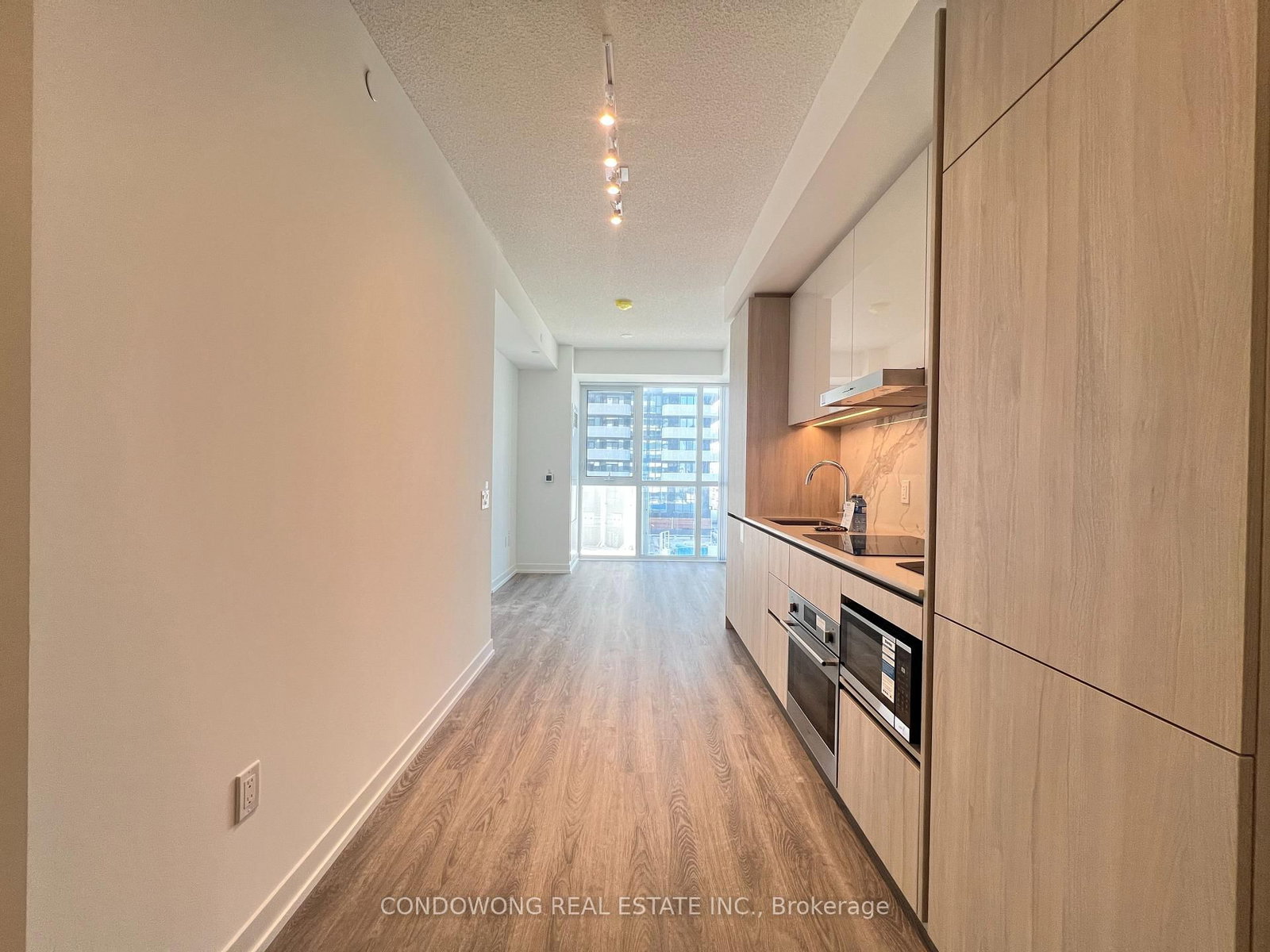 8 Interchange Way, Unit 701