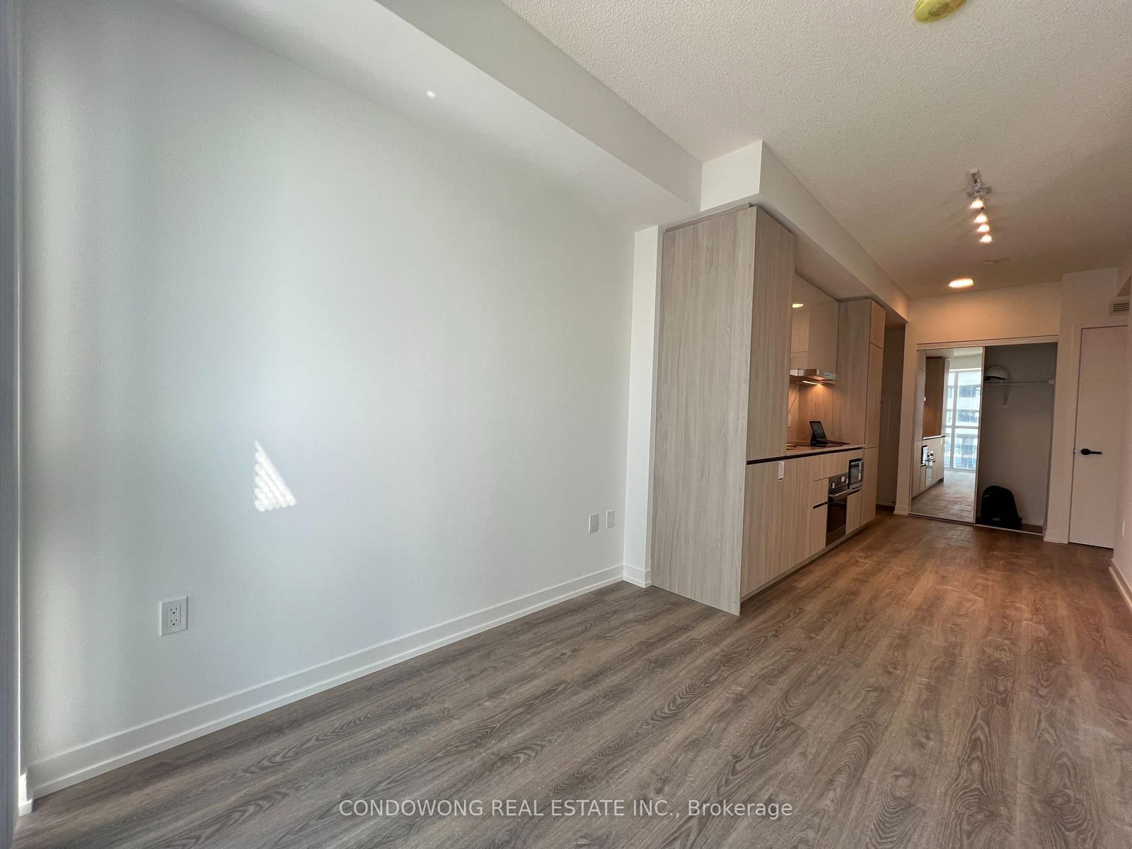 8 Interchange Way, Unit 701 - Photo 10