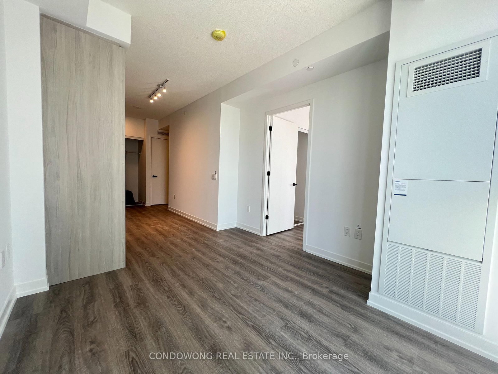 8 Interchange Way, Unit 701 - Photo 11
