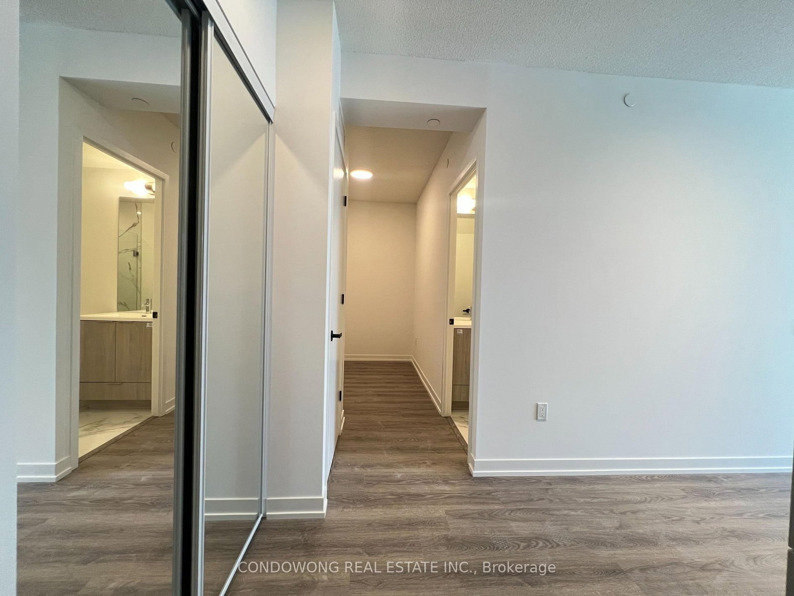 8 Interchange Way, Unit 701 - Photo 2