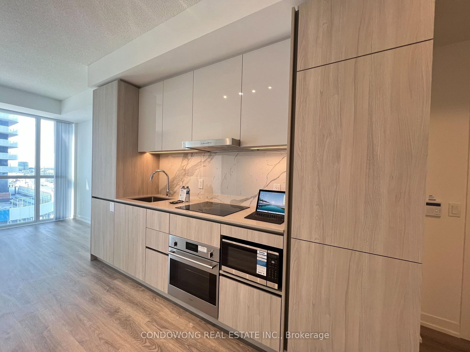 8 Interchange Way, Unit 701 - Photo 3