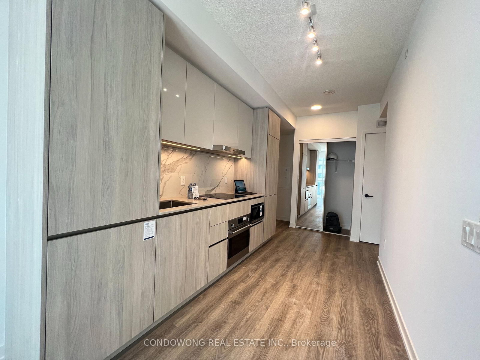 8 Interchange Way, Unit 701 - Photo 9