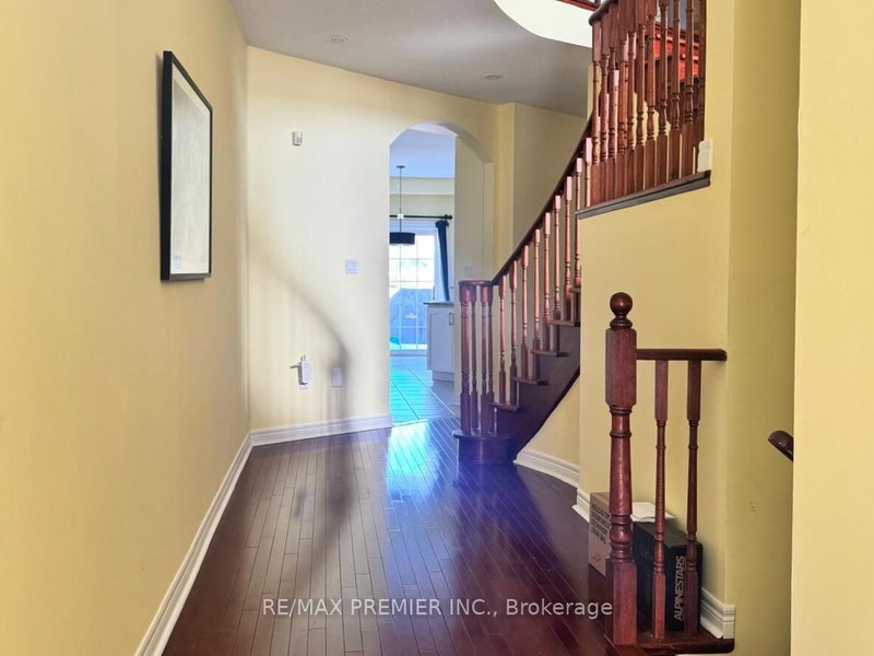 35 Boom Rd, Vaughan, L6A 3G1 | Image 2