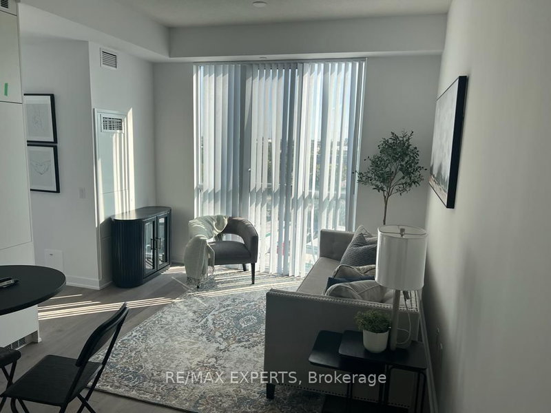 509 - 60 Honey Crisp Cres, Vaughan, L4K 0N5 | Image 2