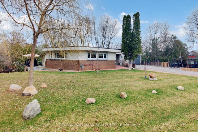 115 Lynwood Crescent