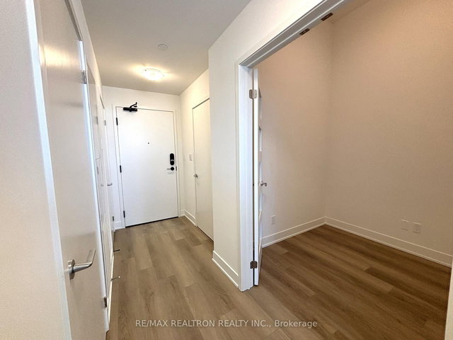 802 - 38 Andre de Grasse Street