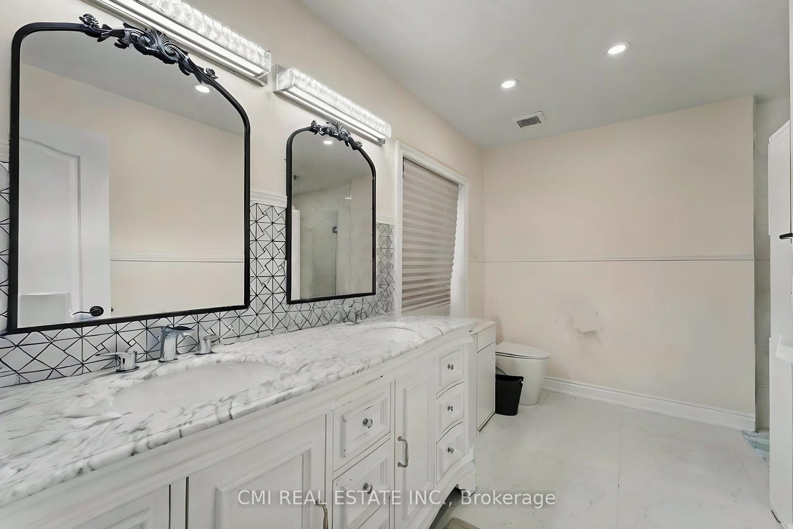 Detached House for sale at 717 Vaughan Mills Road, Vaughan, Ontario, L4H 1H6 - Islington Woods - MLS: N12999084