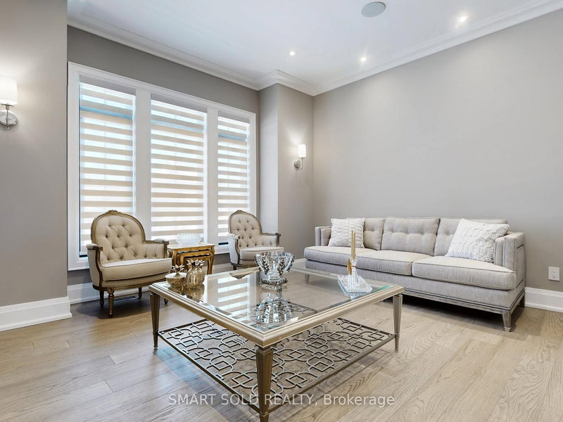 20 Dunn Dr, Richmond Hill, L4E 3H8 | Image 2