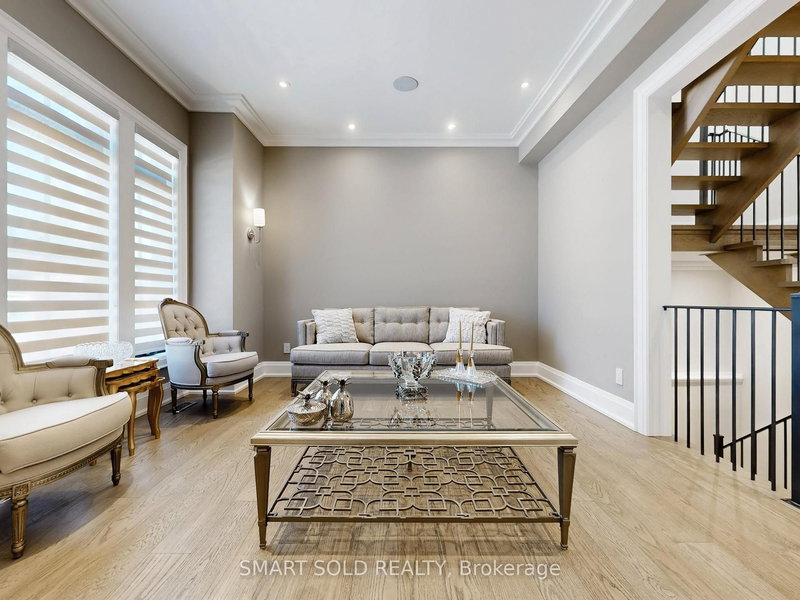 20 Dunn Dr, Richmond Hill, L4E 3H8 | Image 3