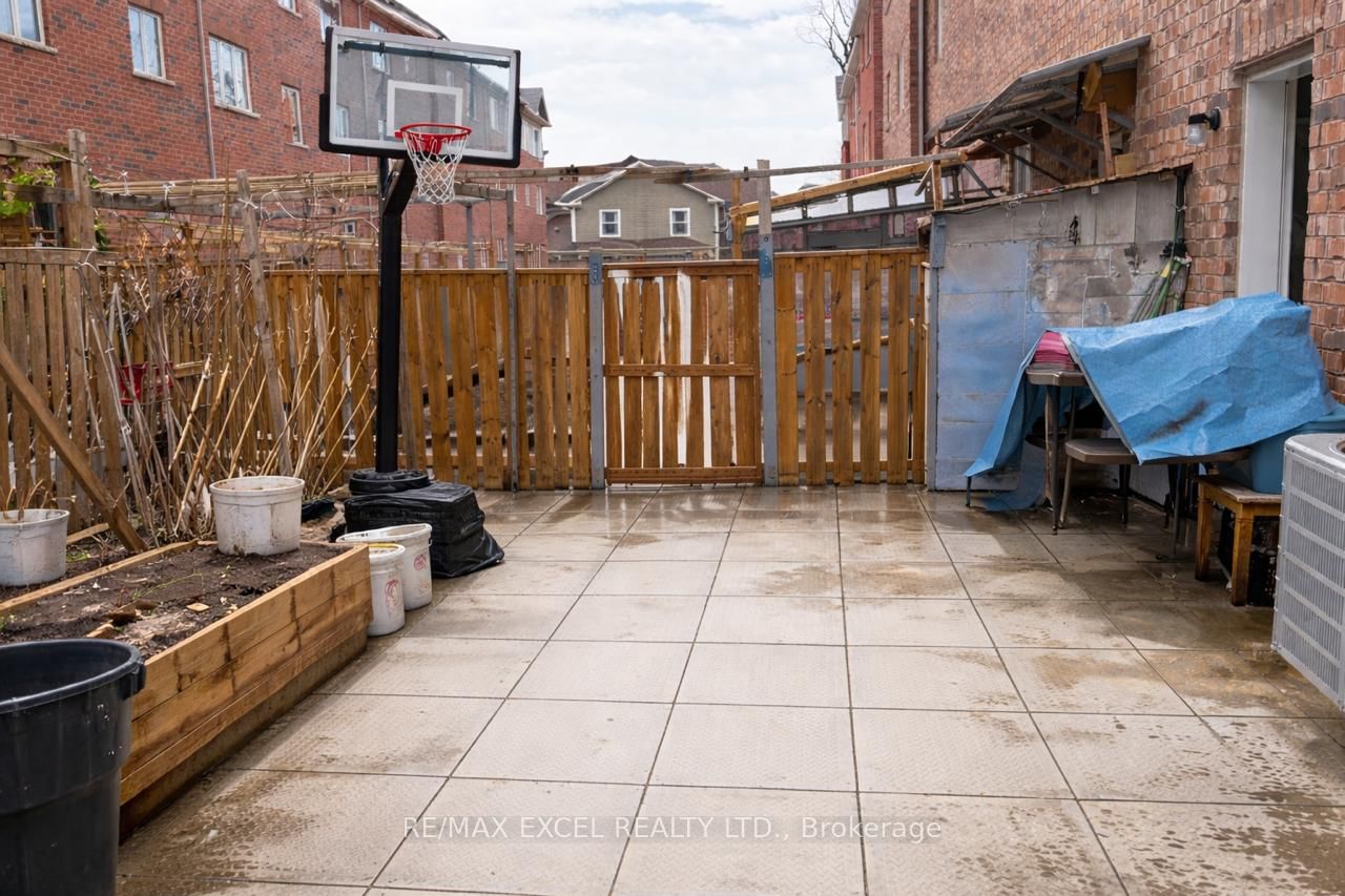 Townhouse for sale at 27 Spiv Grove Way, Markham, Ontario, L6E 0T6 - Greensborough - MLS: N12999412