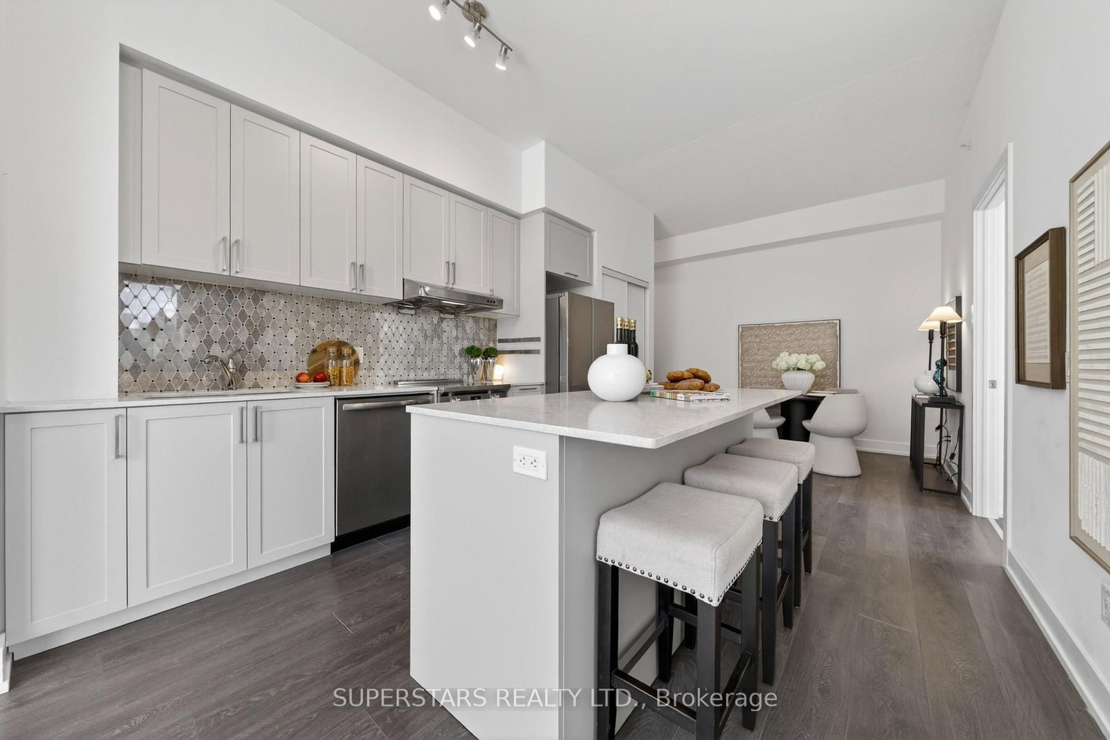 278 Buchanan Drive, Unit 817 - Photo 9