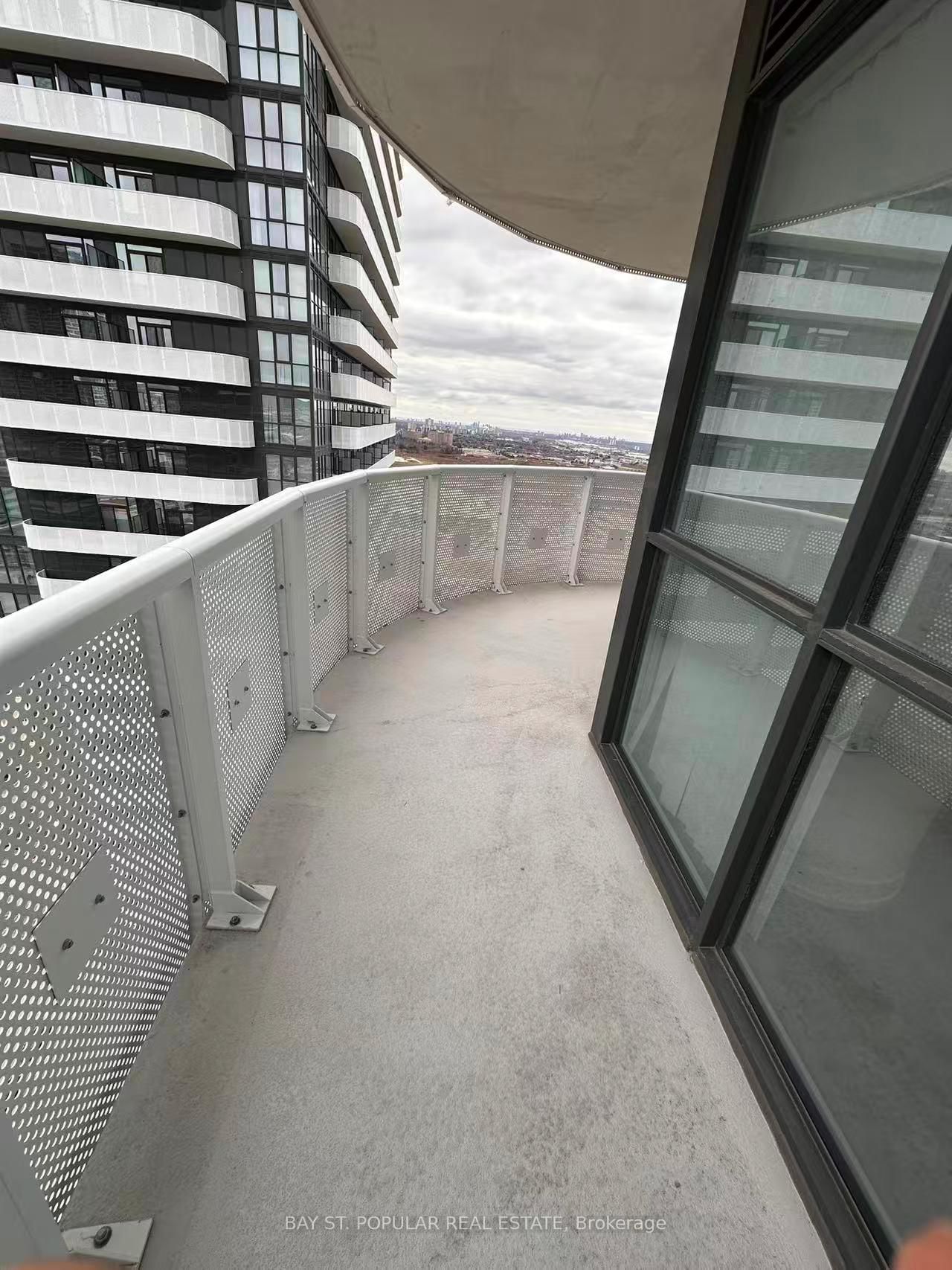 8 Interchange Way, Unit 3209 - Photo 11