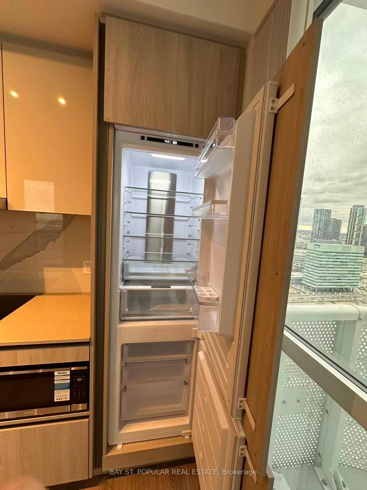 8 Interchange Way, Unit 3209 - Photo 4