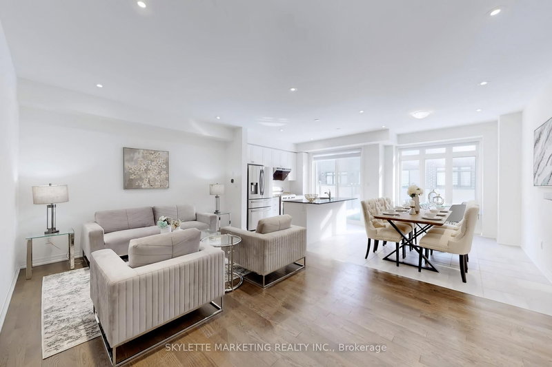 63 McCague Ave, Richmond Hill, L4S 0J4 | Image 2