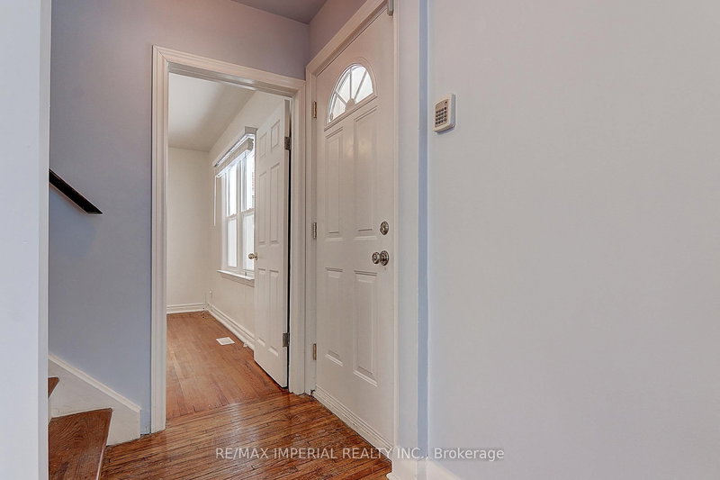 49 Sunset Beach Rd, Richmond Hill, L4E 1A3 | Image 2