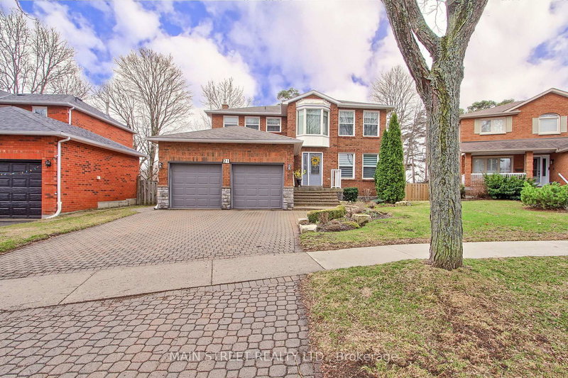 21 Chadburn Cres, Aurora, L4G 4V6 | Image 3