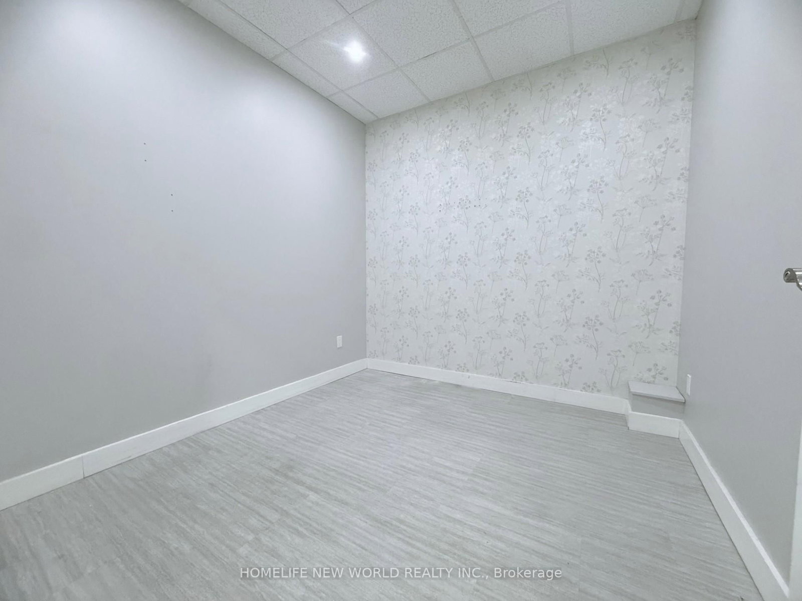 7181 Yonge Street, Unit 108 &109 - Photo 9