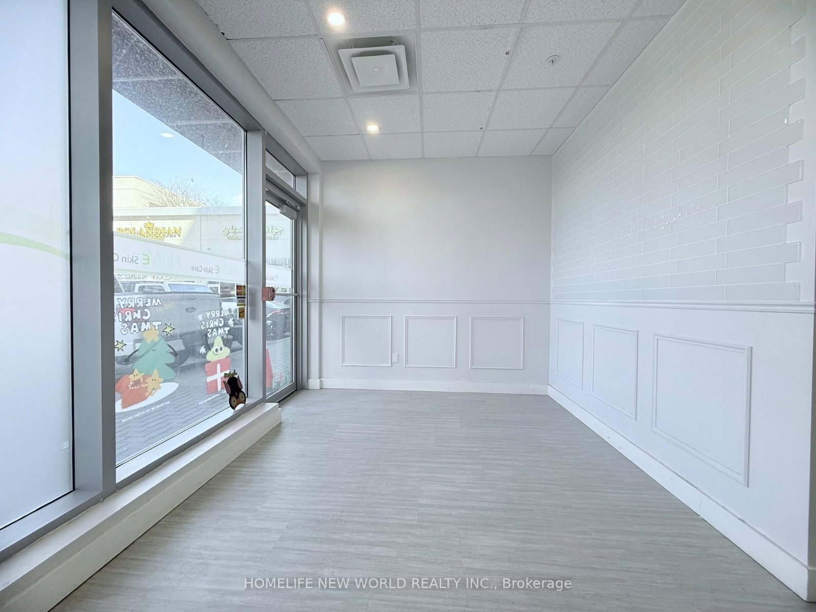 7181 Yonge Street, Unit 7 - Photo 2