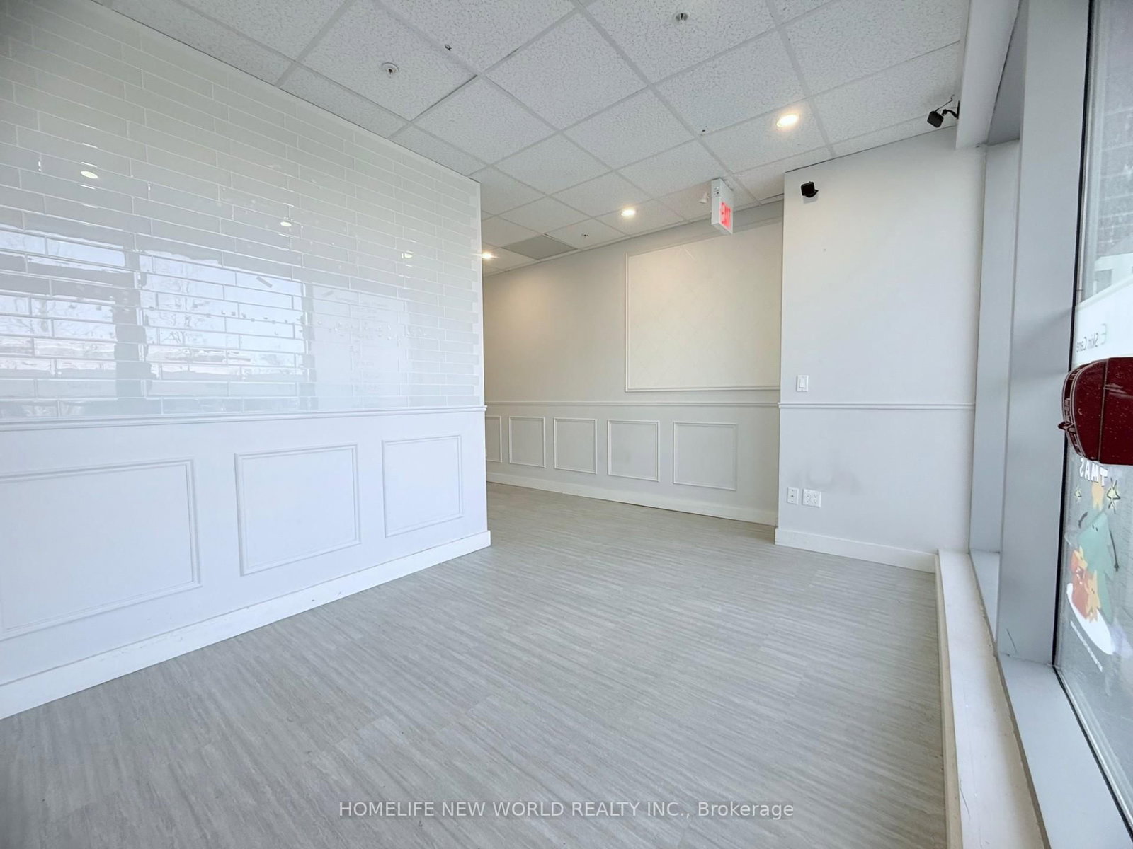 7181 Yonge Street, Unit 7 - Photo 3