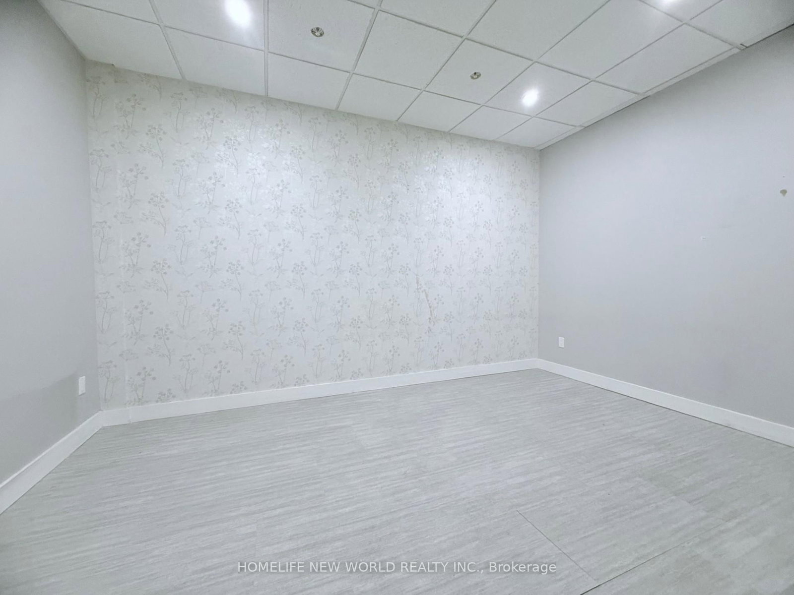 7181 Yonge Street, Unit 7 - Photo 5