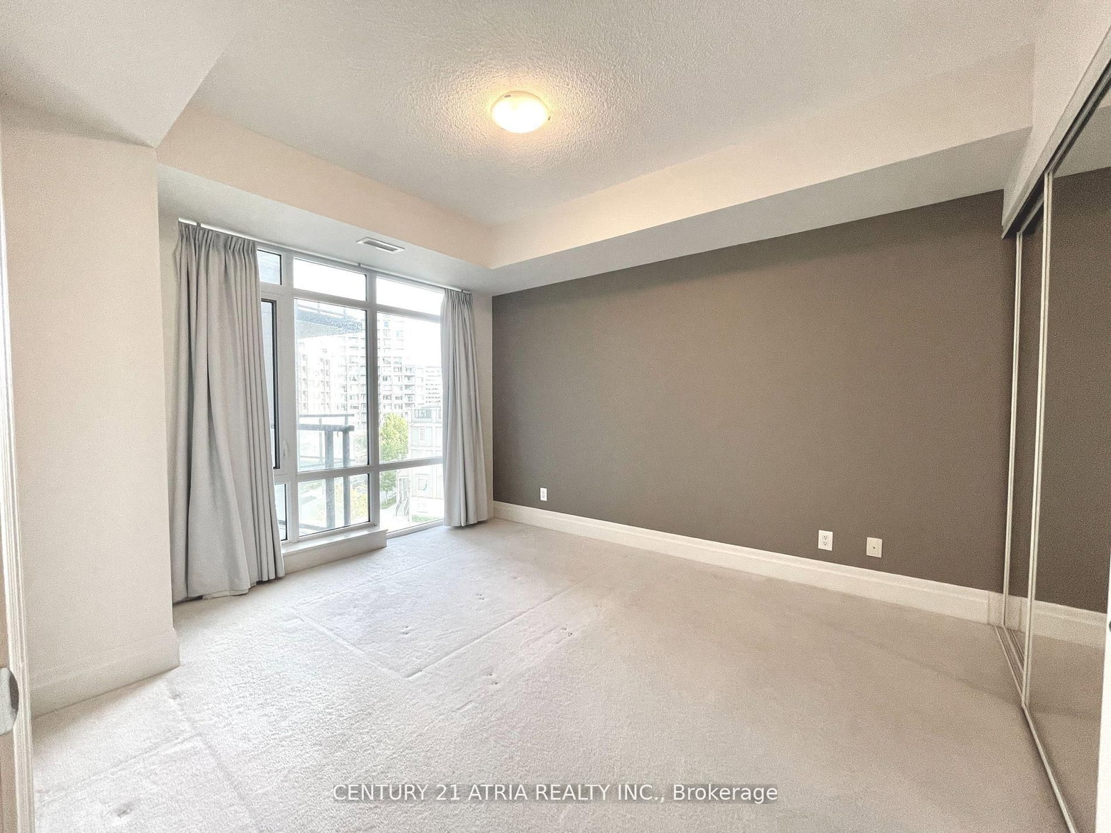 111 Upper Duke Crescent, Unit 520 - Photo 7