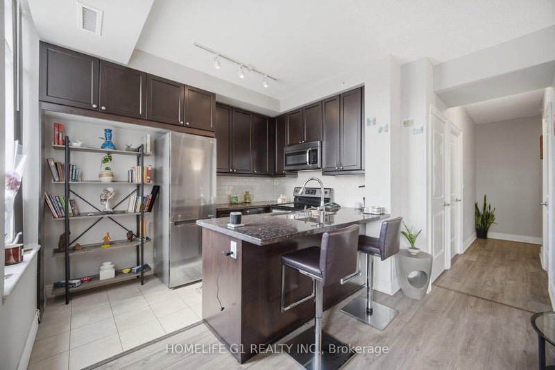 212 - 2396 Major Mackenzie Dr, Vaughan, L6A 3Y7 | Image 3