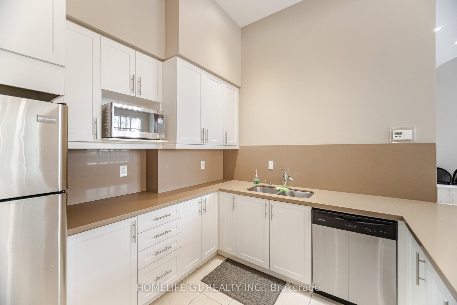 2396 Major Mackenzie Drive, Unit 212 - Photo 30
