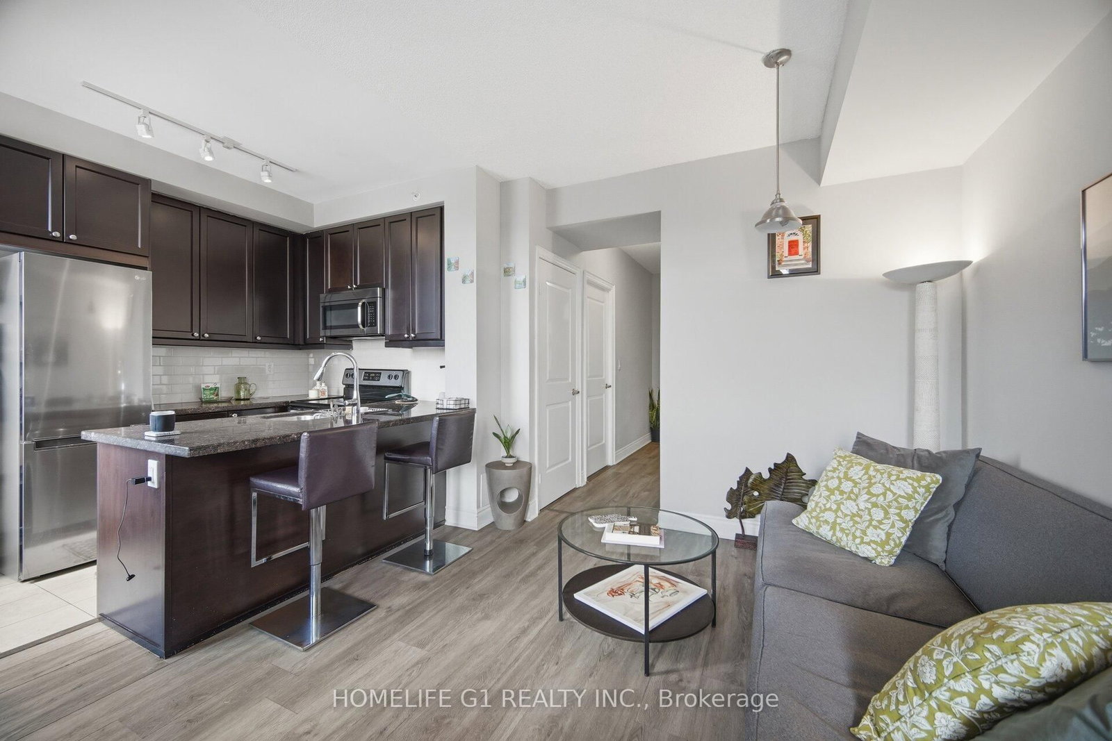 2396 Major Mackenzie Drive, Unit 212 - Photo 7