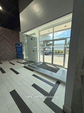 30 Sims Cres, Richmond Hill, L4B 2N9 | Image 2