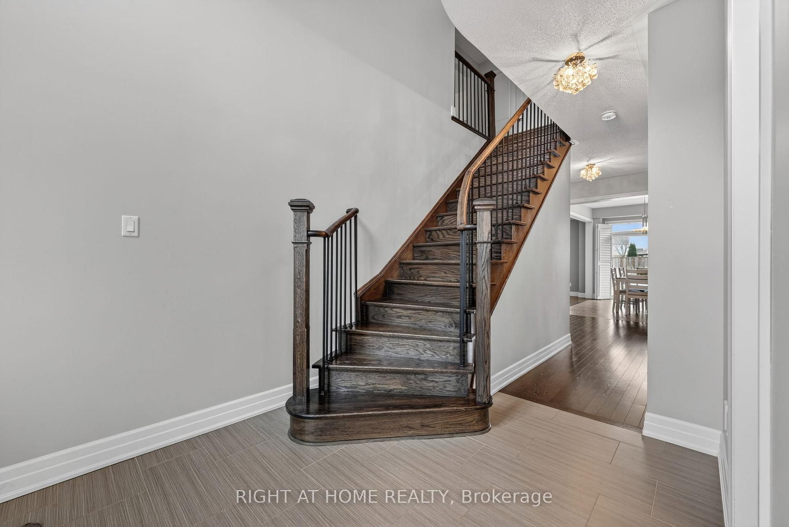 Detached House for sale at 61 Latimer Avenue, Essa, Ontario, L3W 0N3 - Angus - MLS: N13000306