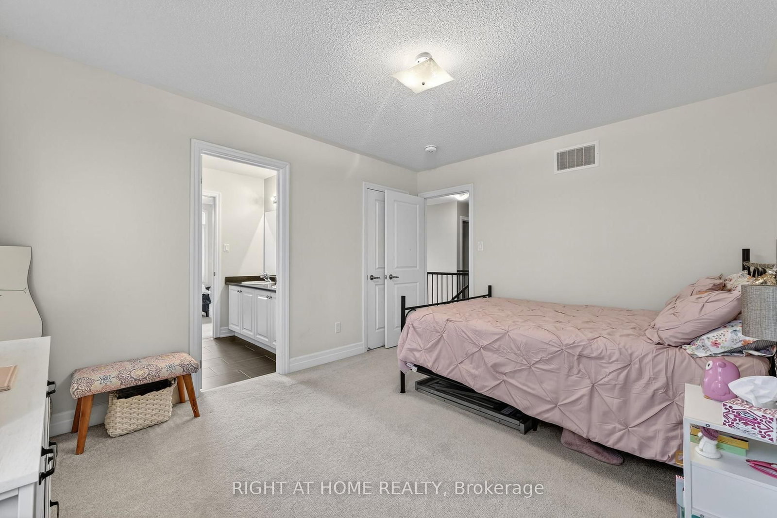 Detached House for sale at 61 Latimer Avenue, Essa, Ontario, L3W 0N3 - Angus - MLS: N13000306