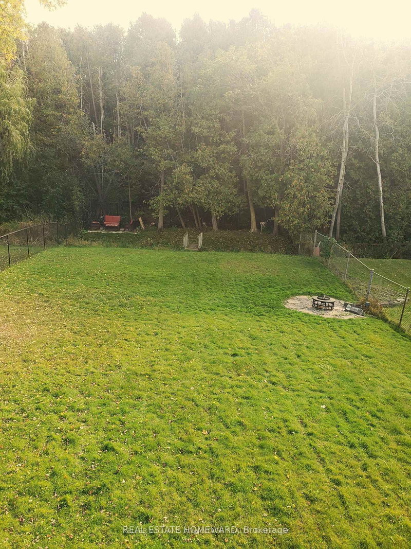 Master Bedroom - 932 Elgin St, Newmarket, L3Y 3C1 | Image 3