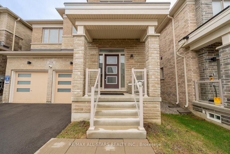 214 Fallharvest Way, Whitchurch-Stouffville, L4A 5C2 | Image 3