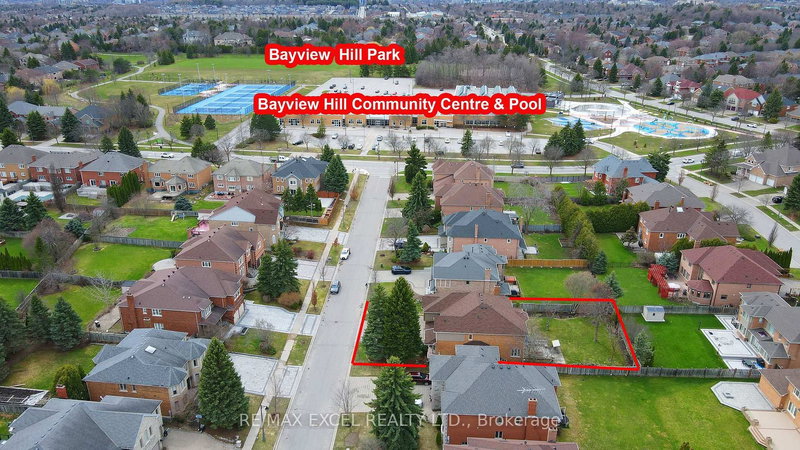 10 Brookshill Cres, Richmond Hill, L4B 3J1 | Image 3