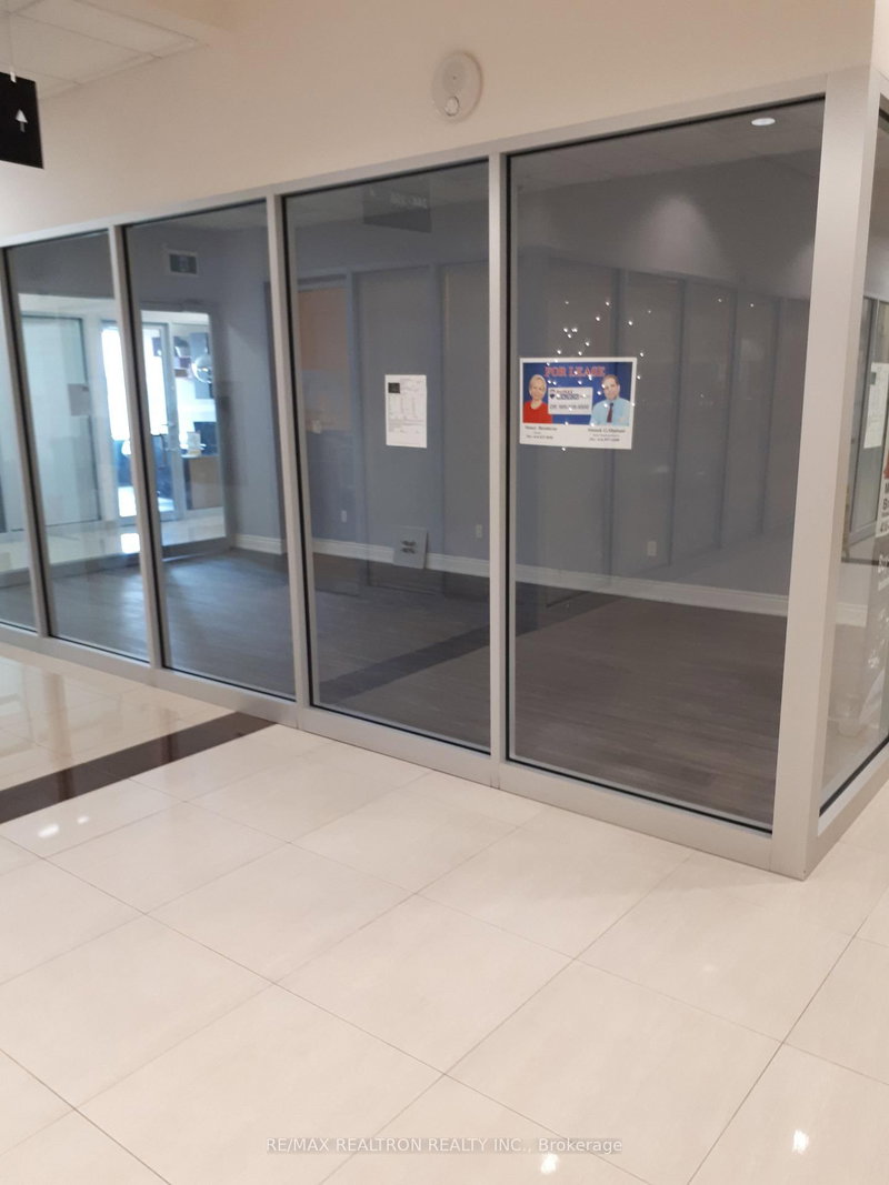 259 - 7163 Yonge St, Markham, L3T 0C6 | Image 2