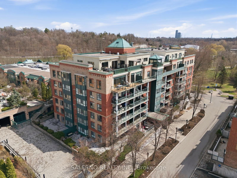 141 Woodbridge Ave #312, Vaughan, Ontario