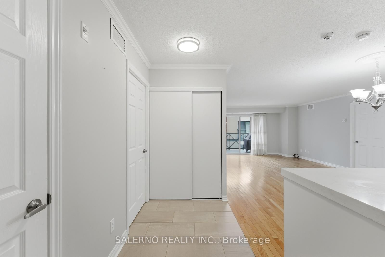 141 Woodbridge Avenue, Unit 312 - Photo 8