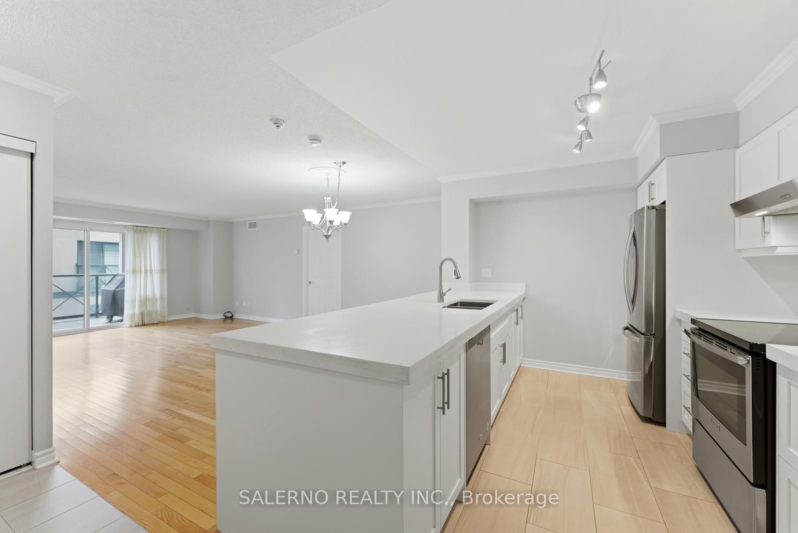 141 Woodbridge Avenue, Unit 312 - Photo 9