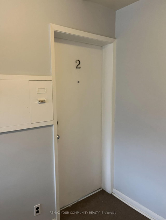 2 - 234 LENNOX Avenue