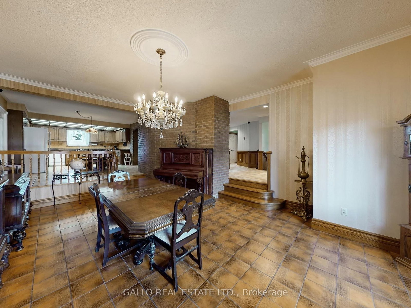 Detached House for sale at 106 Duncan Road, Richmond Hill, Ontario, L4C 6J7 - Langstaff - MLS: N13001264