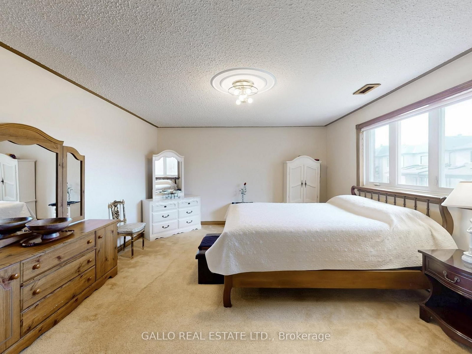 Detached House for sale at 106 Duncan Road, Richmond Hill, Ontario, L4C 6J7 - Langstaff - MLS: N13001264