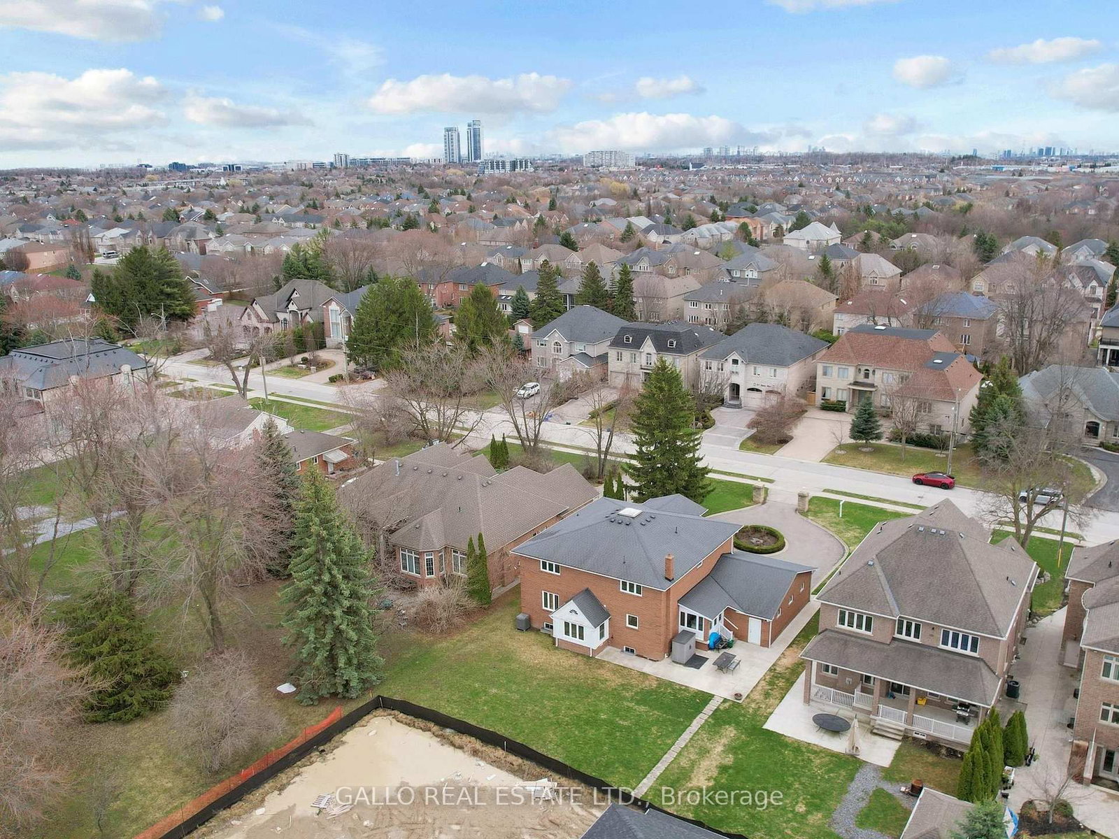 Detached House for sale at 106 Duncan Road, Richmond Hill, Ontario, L4C 6J7 - Langstaff - MLS: N13001264