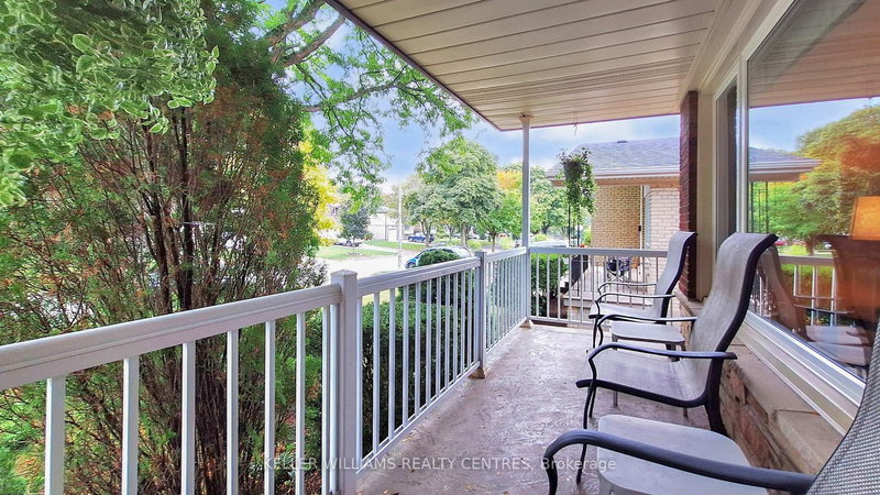 22 Coral Harbour Cres, Markham, L3T 2Z7 | Image 3